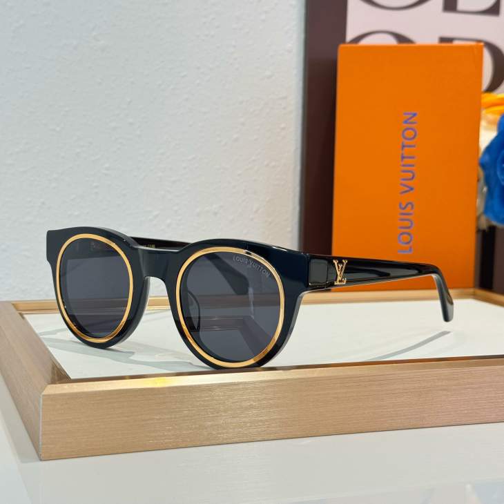 Picture of Louis Vuitton Sunglasses _SKUfw76702841fw